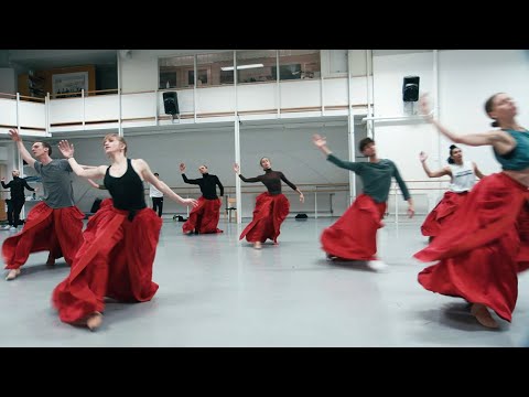 Kungliga Baletten repeterar Jiří Kyliáns verk Bella Figura, oktober 2021.