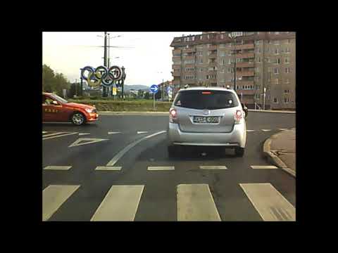 Oduzimanje prednosti u kružnom od strane BMWa