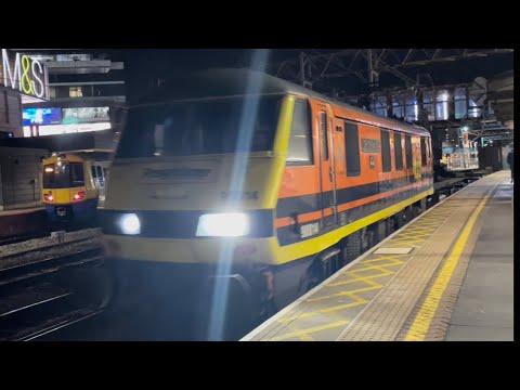 Class 90 90014 “Over The Rainbow” Slowly Passing Stratford | Freightliner | 31.01.2023