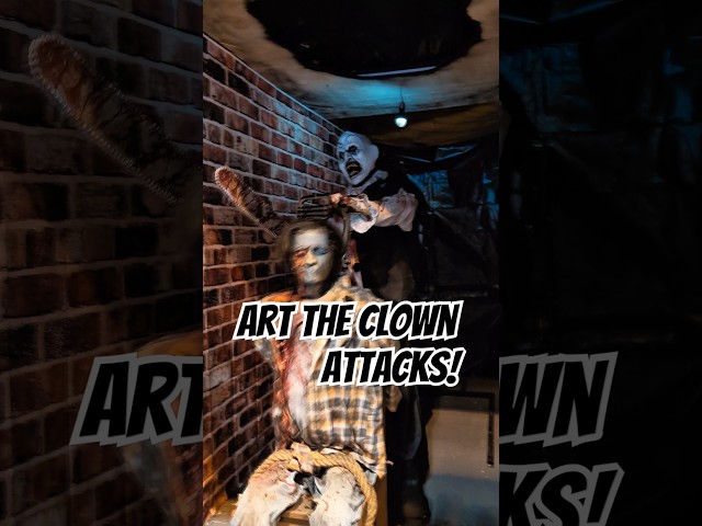 Vídeo relacionado con Halloween Clown Animatronics Colgando Payaso Accesorios de Halloween ilumino los Ojos Rojos Sonido y Toque Activado para Accesorios de casa embrujados aterradores, Animatronics, sin batería
