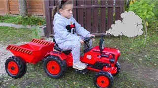 Download lagu Funny kids Unboxing And Assembling The POWER Wheel Ride on Tractor Excavator Kids car mp3