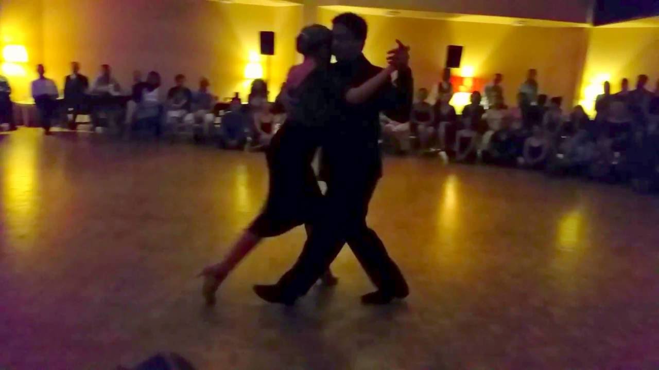 Argentine tango: Noelia Hurtado & Carlitos Espinoza - Milonga Del 83