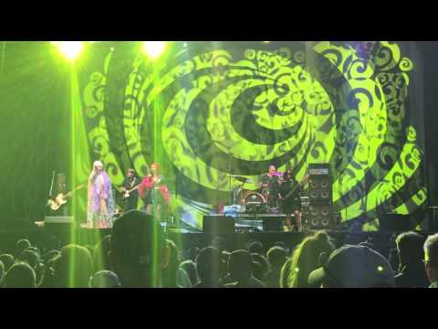 The B-52's Roam at Naperville, IL Ribfest 07/01/17