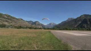 preview picture of video 'Formation au treuil parapente sur l'aérodrome de St Crépin dans les Alpes du Sud (05 Hautes-Alpes)'