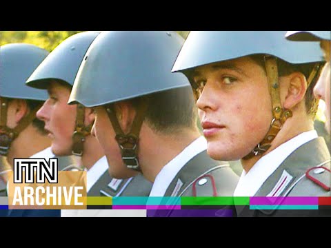 Last Days of East Berlin - Raw Footage of DDR 40th Anniversary Celebrations (1989)
