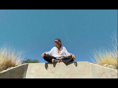 Karla Cruise - Terapia (Lyric Video)