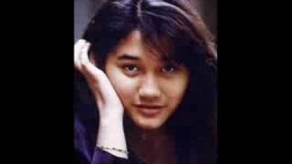 Download lagu Nike Ardilla - Duka Pasti Berlalu mp3