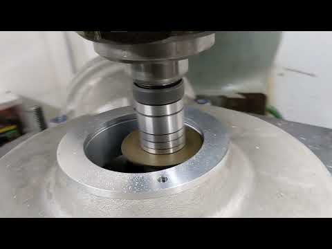 Cutting the circlip groove