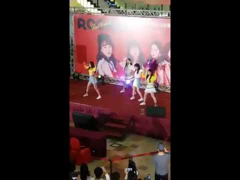 [fancam] 170422 Red Velvet Russian Roulette + Talk + Watching Fans Performance