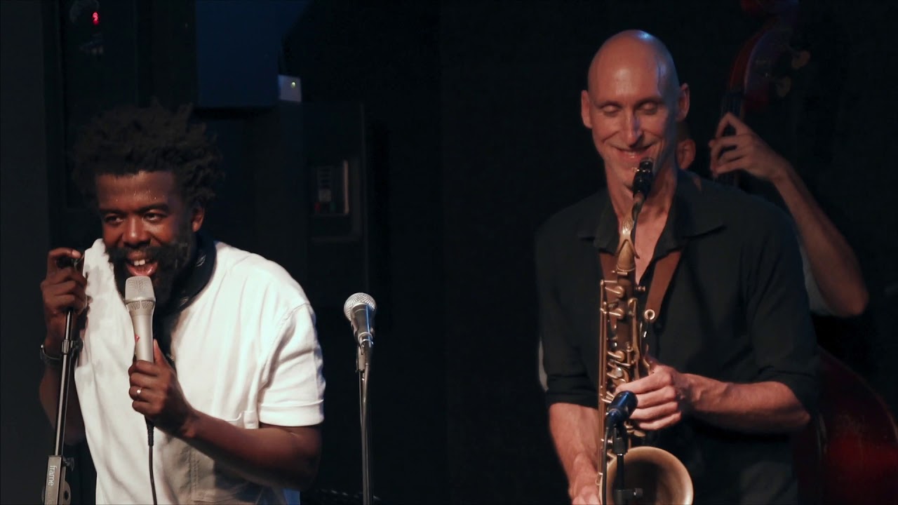 Mandisi Dyantyis - Molo Sisi - Live at The Jagger Lounge