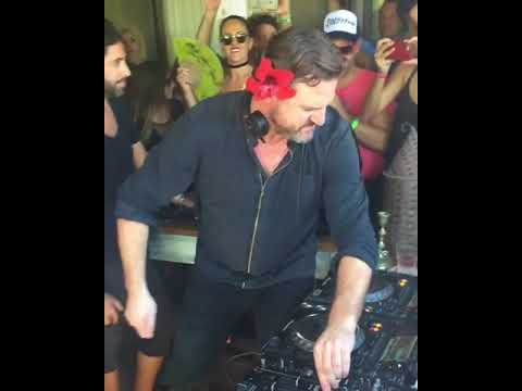 Solomun at after party at Uruguay drops Moderat - Eating Hooks (Siriusmo Remix - Solomun Edit)