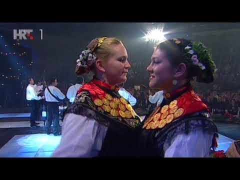 DIKE Vinkovci ~ KROZ ZIMSKU NOĆ • Serijal Lijepom našom u Vukovaru 2011. godine