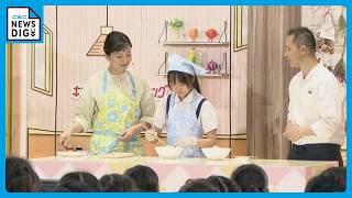 ｢キユーピー3分クッキング｣ 小学校体育館で公開収録 5年生と6年生が見学 調理も手伝う ｢うちで作ってみようと思った…｣ 名古屋･千種区
