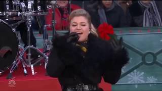 Kelly Clarkson - Heat at the NBC Macy’s Thanksgiving Day Parade 2018