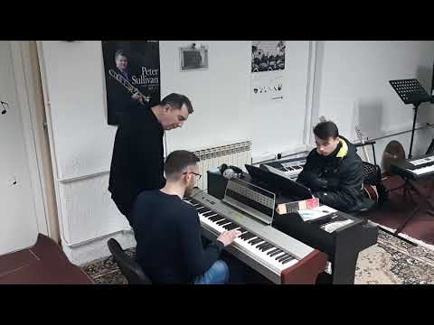 LOOP Glazbena klinika: Darko, Teon i Dino - klavijature