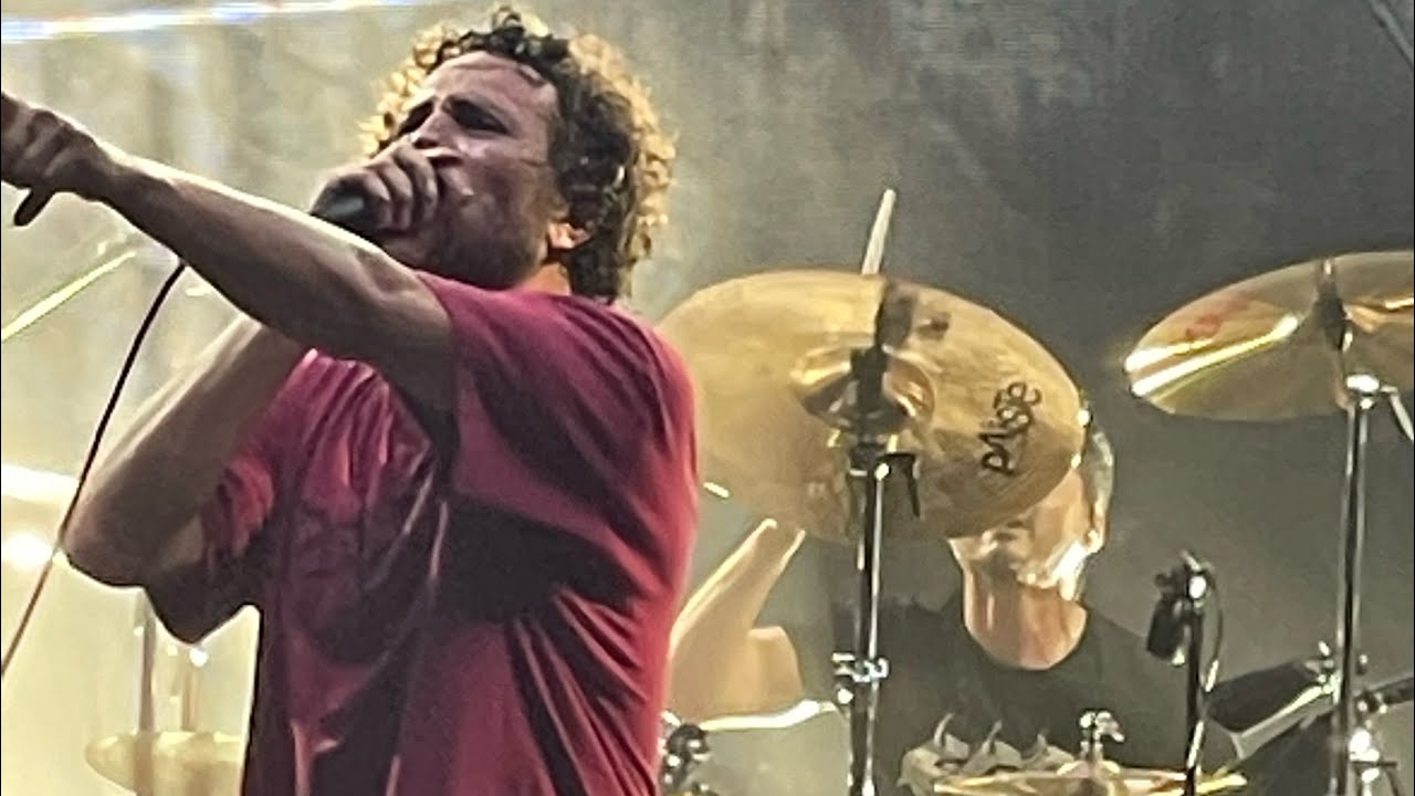 Rage Against the Machine: Bombtrack (July 2022; first show since 2011) - Alpine Valley, Wisconsin - YouTube