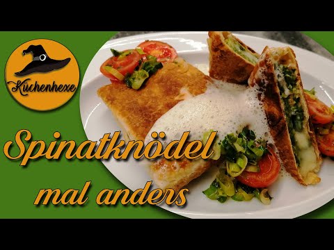 Spinatknödel im Strudelteig mit Gorgonzolakern und Parmesanschaum