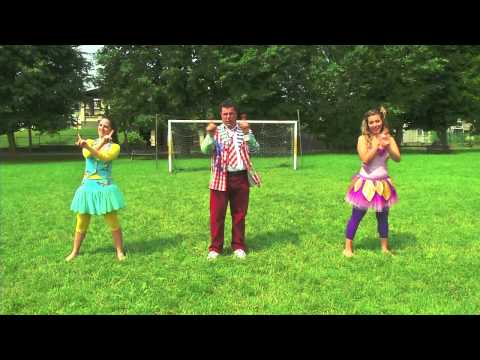 TUTTI NEL PALLONE | Balla con noi la baby dance | Canzoni per bambini | Il ballo del calcio