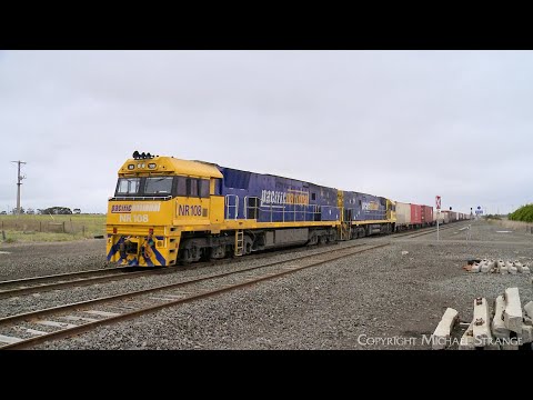 4PM6 Pacific National Container Train At Gheringhap Loop (10/12/2023) - PoathTV Australian Railways