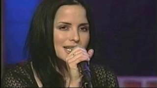 Download lagu The Corrs - When the Stars Go Blue at Oxygen (USA) - Acoustic performance mp3