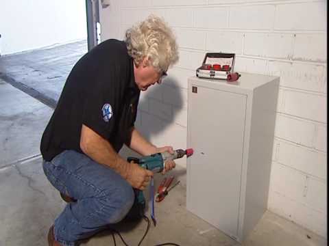 Zertifizierte Waffenschraenke in 1:45 & 3:30 Min geknackt