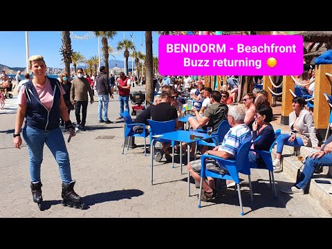 Benidorm - Sunshine returns - Tourists out in force !