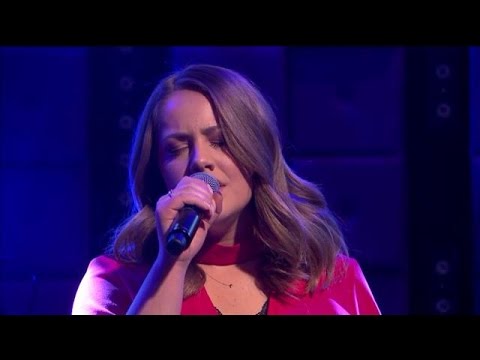 TVOH-finaliste Pleun ontroert Waylon met 'What Hurts The Most' - RTL LATE NIGHT