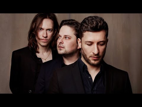 «Electro-Acoustic Trio представляет»