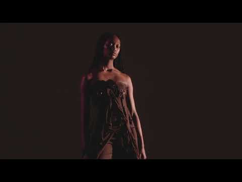 LUISAVIARMA X BRITISH VOGUE - RUNWAY ICONS