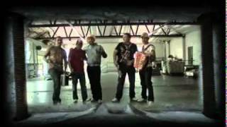 el komander-los buitres el corrido del invalido video oficial.flv