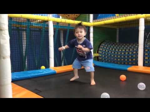 Taegon nhảy đệm lưới