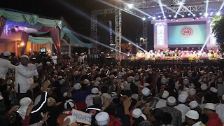 Download lagu LIVE Malam Cinta Rasul || Tumpang Bersholawat Bersama Majelis Sholawat JMC Lil Habib Ja'far Al-Jufri mp3