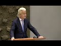 Half Nederland valt om