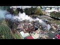 Indrukwekkende dronebeelden laten schade na brand in autosloperij goed zien
