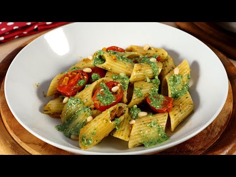 Pasta al Pesto con Pomodorini FRESCHI: Ricetta Facile e Veloce
