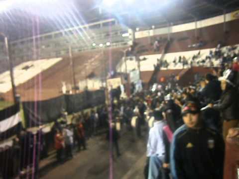 "Ingreso de La Barra de Caseros." Barra: La Barra de Caseros &bull; Club: Club Atlético Estudiantes