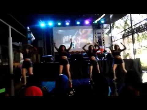 CLOVE-S perform GIRLS' DAY - Something + Female President