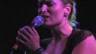 Two Loons For Tea : &quot;Neon Nothing&quot; (live)