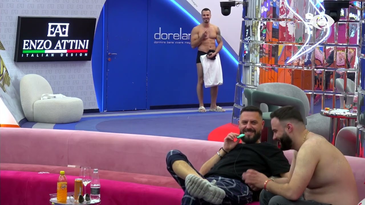 “Hajde luaj me rosa”/ Mateo dhe Miri thumbojnë njëri-tjetrin