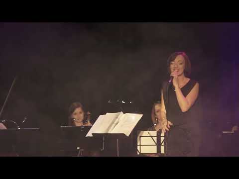 Kto tak ładnie kradnie (A.Osiecka, S.Krajewski - z filmu "Hallo, Szpicbródka") - Joanna Kalinowska