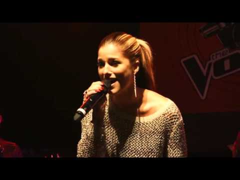 Cassadee Pope singing My Happy Ending (Avril Lavigne cover)