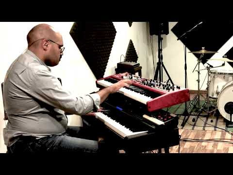 "Shake it" - Live in studio