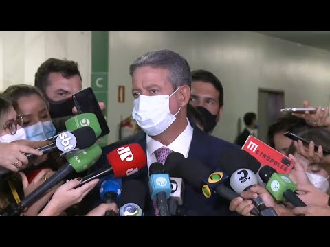 Lira fala com a imprensa após reunião de líderes - 04/11/2021