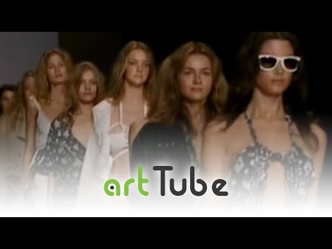 Stella McCartney | Paris 2004/2005 | Podium ART 2006/01/18