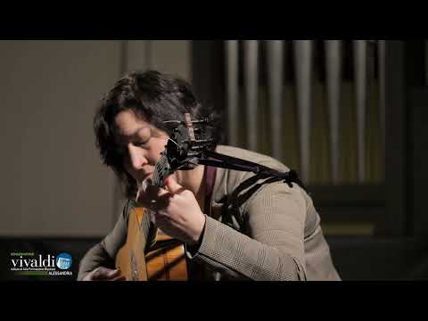 E. Mascardi, chitarra barocca - Lincoln Almada, arpa gesuita e percussioni