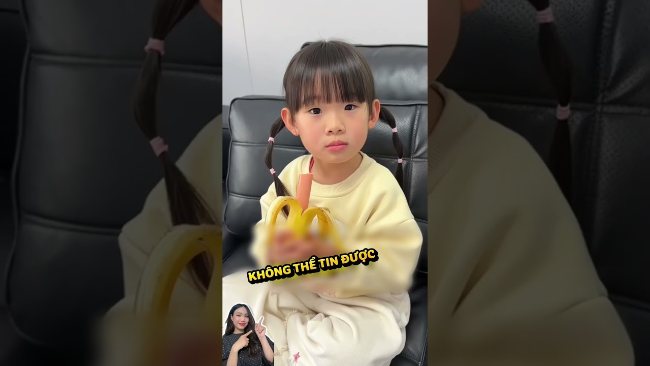 Khi mẹ không cho ăn xúc xích