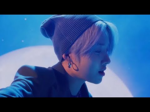 Miniatura de 看着月亮想你 (Under The Moon)