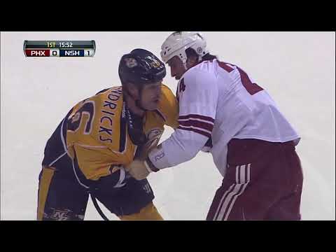 Matt Hendricks vs Kyle Chipchura Nov,25 2013