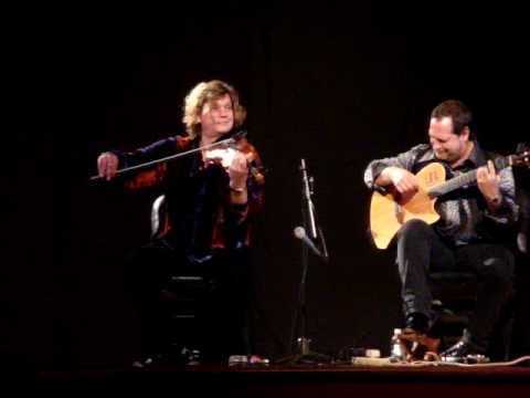 Alex DePue and Miguel DeHoyos playing Dueling Banjos