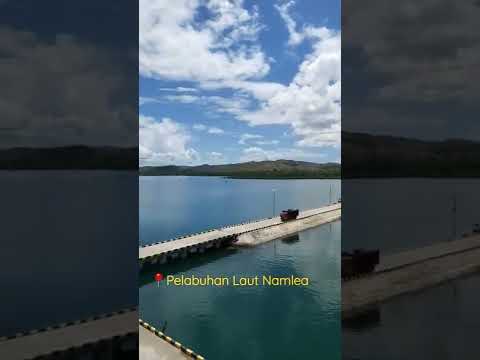 Jelajahi keindahan Pelabuhan Laut Namlea di Pulau Buru! Tempat yang sempurna untuk menikmati suasana laut yang tenang da...